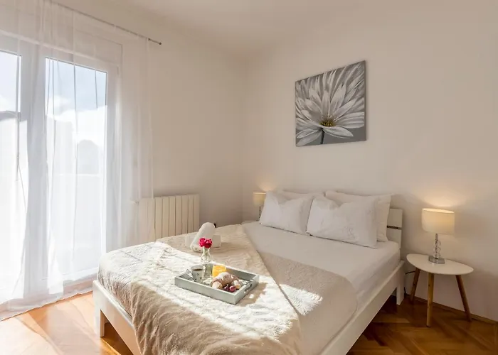 Nona Apartment Split