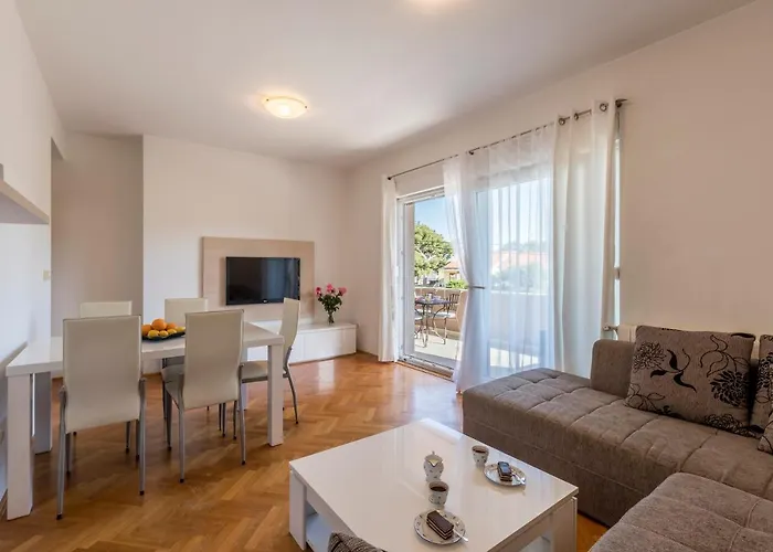 Nona Apartment *
