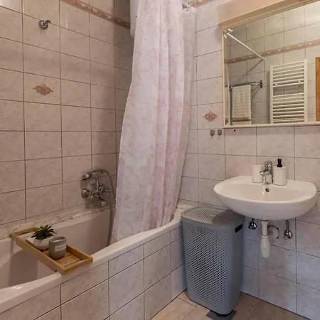 Nona Apartment Split